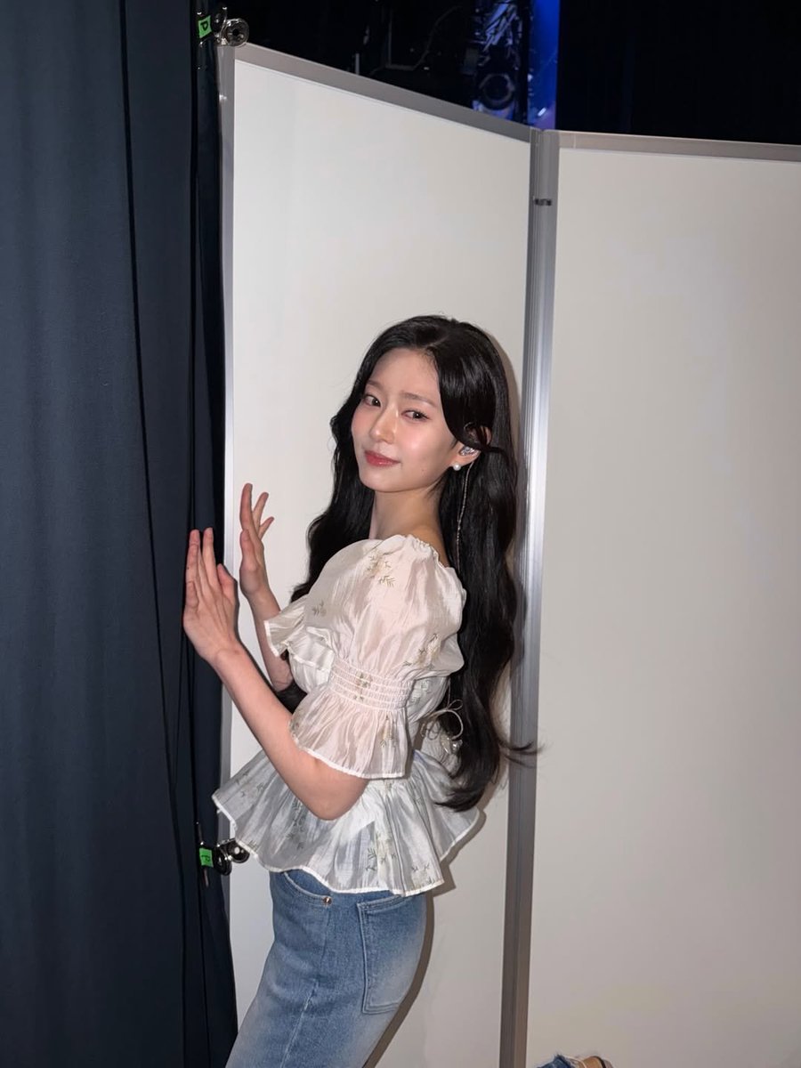 snowdoesnot's tweet photo. ✨️ 김민주 메이크업 정보
• 렌즈: 와나프 글래스미러 https://t.co/MBNxnZV1ZE