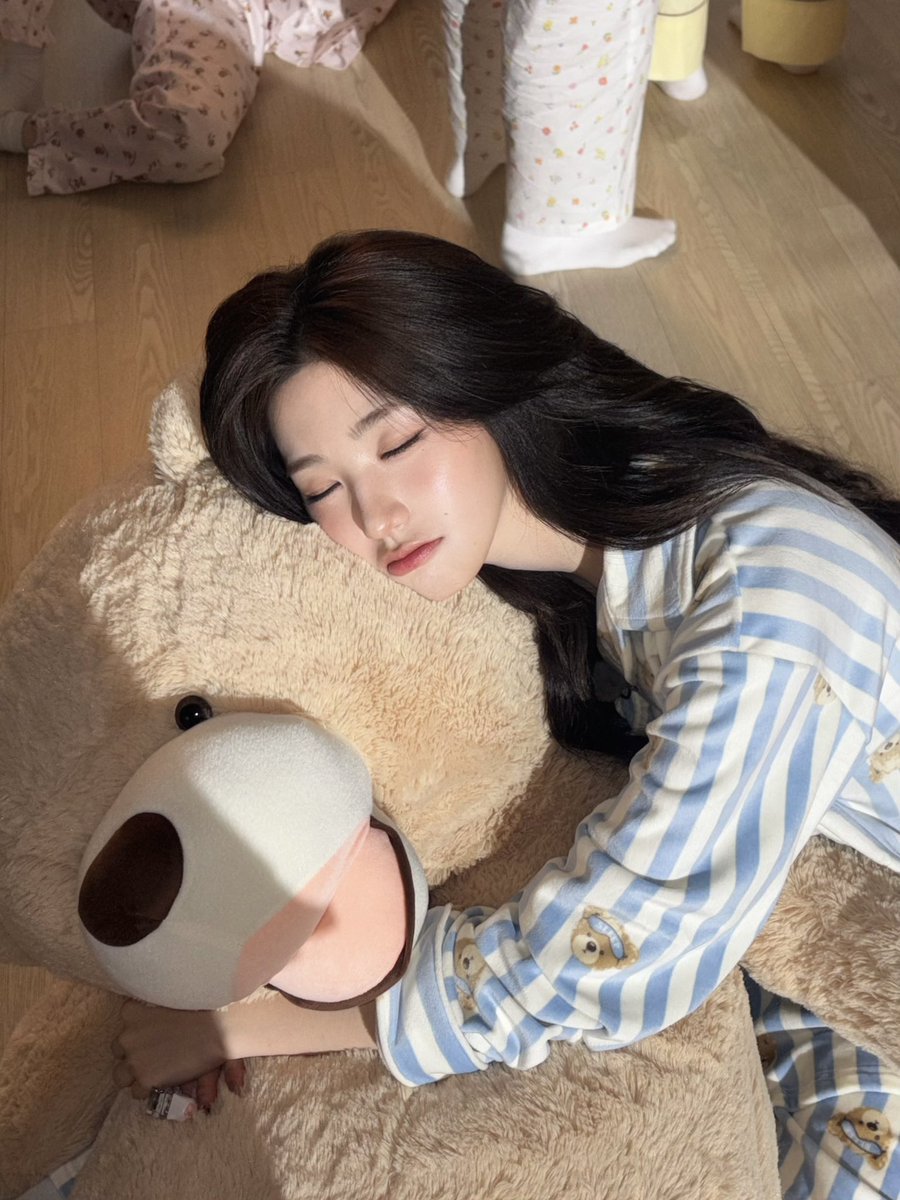 mmyooong's tweet photo. 돌침 잠옷 소현 너무 귀여워… 돌침이란 좋은 거구나… https://t.co/v89IHpigdv