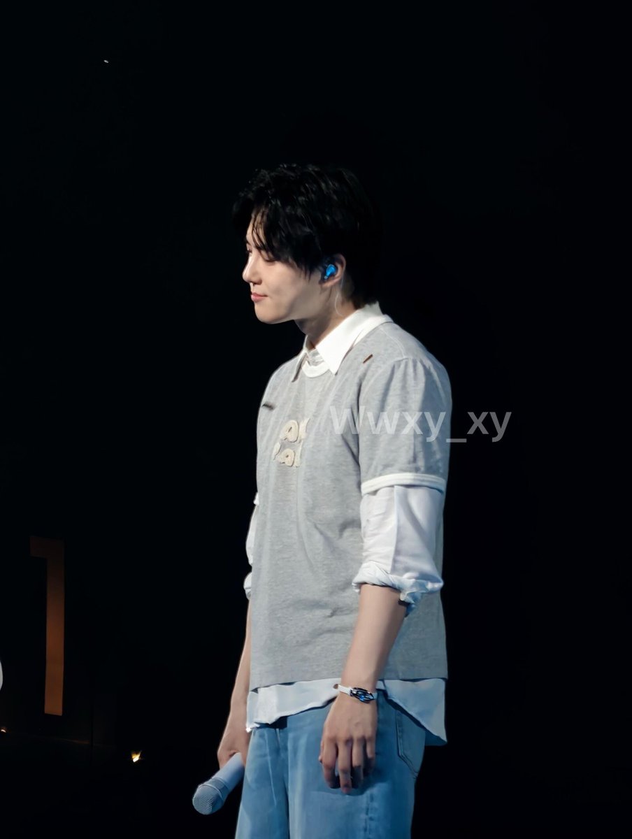 oddcottonclub's tweet photo. 260613 #ExhOrizon
준며니 표정 넘 귀엽고 행복해 보여
🔗 https://t.co/8hGnlGyc8f
#EXhOrizoninHK #EXO
#수호 #SUHO @weareoneEXO https://t.co/CR99r83g3W