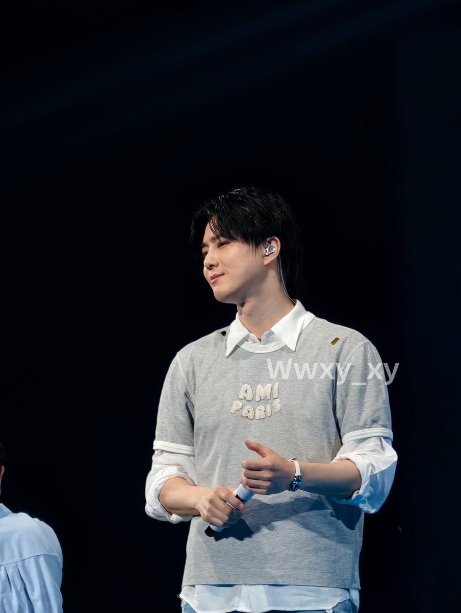 oddcottonclub's tweet photo. 260613 #ExhOrizon
준며니 표정 넘 귀엽고 행복해 보여
🔗 https://t.co/8hGnlGyc8f
#EXhOrizoninHK #EXO
#수호 #SUHO @weareoneEXO https://t.co/CR99r83g3W