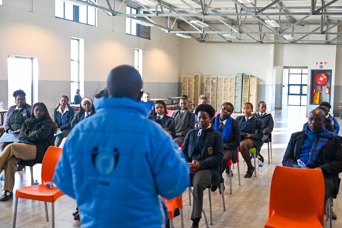 MetrorailWC's tweet photo. Class is in session at the Rolling Stock Yard!

We're inspiring the next generation by giving learners a firsthand look into the world of rail.

 From engineering &amp; operations to technical &amp; management careers, students are discovering the many opportunities at PRASA.
#YouthMonth https://t.co/wVAJXREwOa