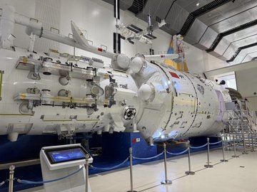 minkhaung404's tweet photo. President U Min Aung Hlaing visits #China’s 🇨🇳 Aerospace City, center of the country’s manned space program. #Myanmar #China #SpaceExploration #Aerospace #StateVisit https://t.co/kVgs6HxQ2x