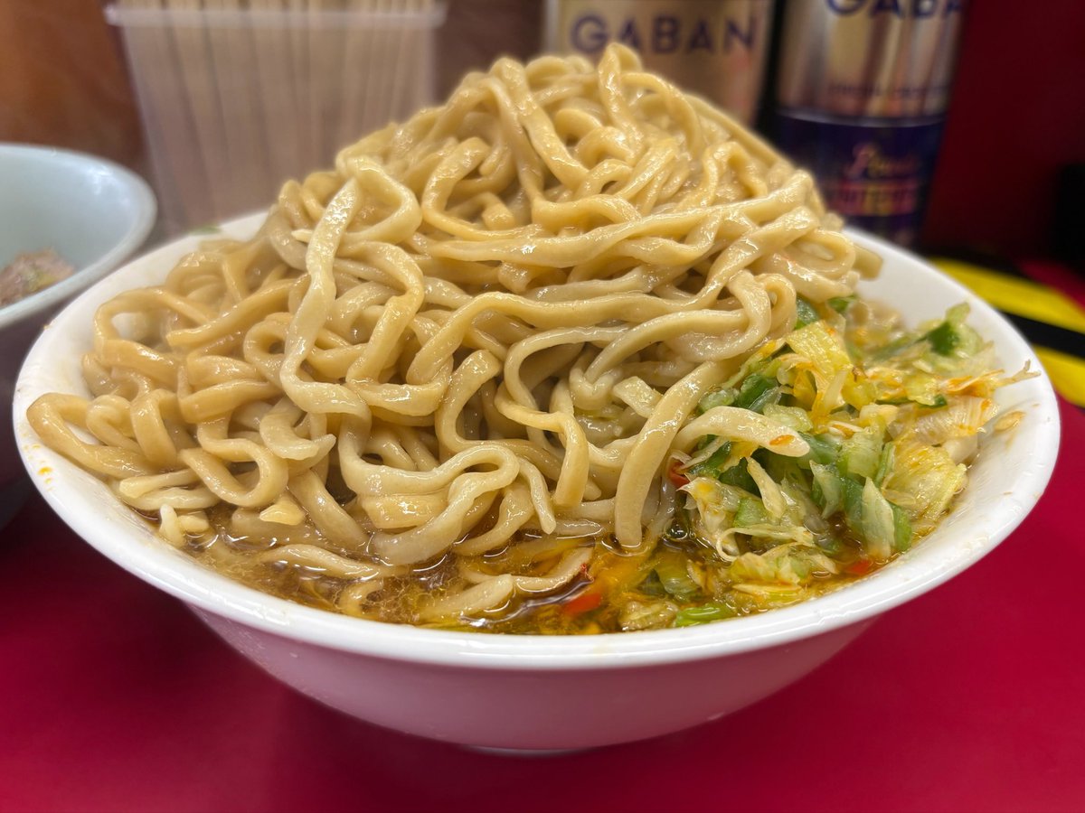 psukejiro_7626's tweet photo. 中山二郎
大ラーメン ニンニクとくべチュ(灼熱)
#ラーメン二郎中山駅前店
#ラーメン二郎 #NKYM #さいこうにうまいわ®︎ https://t.co/kk4PeLptMW