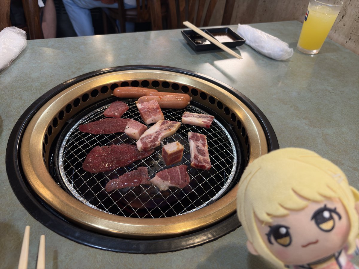 meiuser2000's tweet photo. ことね！焼肉だよ！ https://t.co/uX8bgOyefz