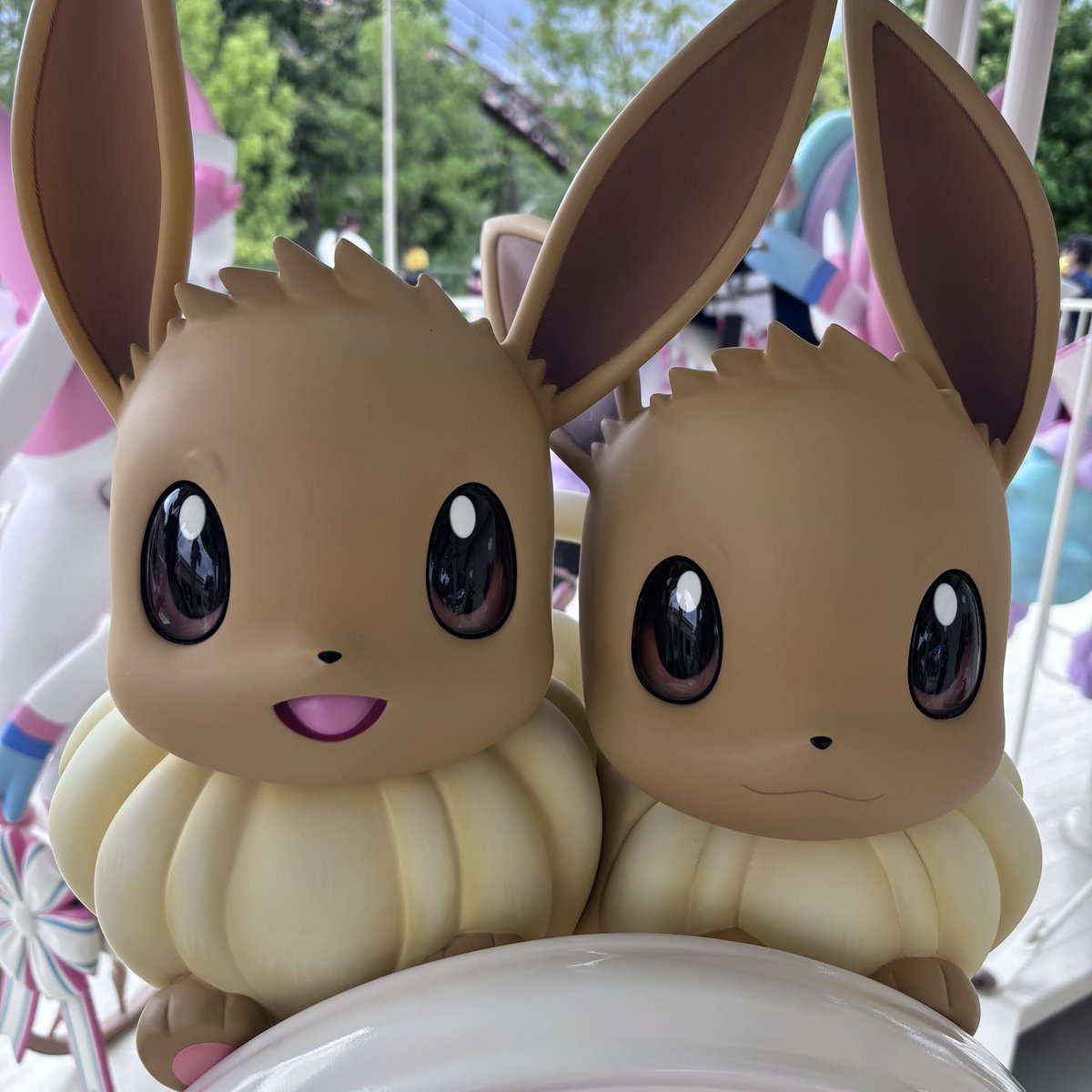 chkpotpie's tweet photo. アトラクに乗った際に出会った子たち

←ブイブイボヤージュ
ピカピカパラダイス → https://t.co/zRcaF3u4f9