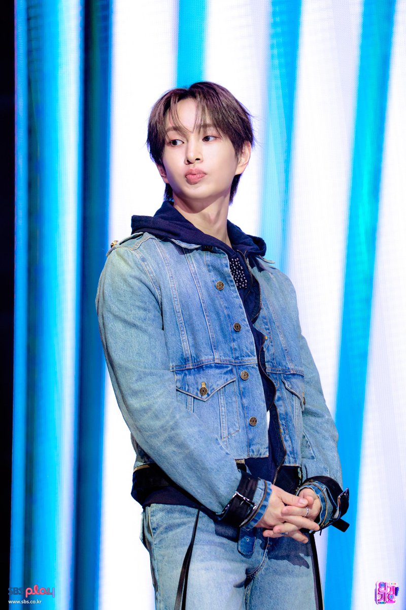 geminids_night's tweet photo. 📍 [현장포토] [Comeback] SHINee(샤이니) - Atmos - 온유
https://t.co/2OWj4scZeX

🔗사진링크
https://t.co/Hh6rrSie1W
https://t.co/NlJQFSVk8G
https://t.co/RLHaNOoCn6

#샤이니 #SHINee
#Atmos #SHINee_Atmos #인기가요 https://t.co/zbKpYcHB2x