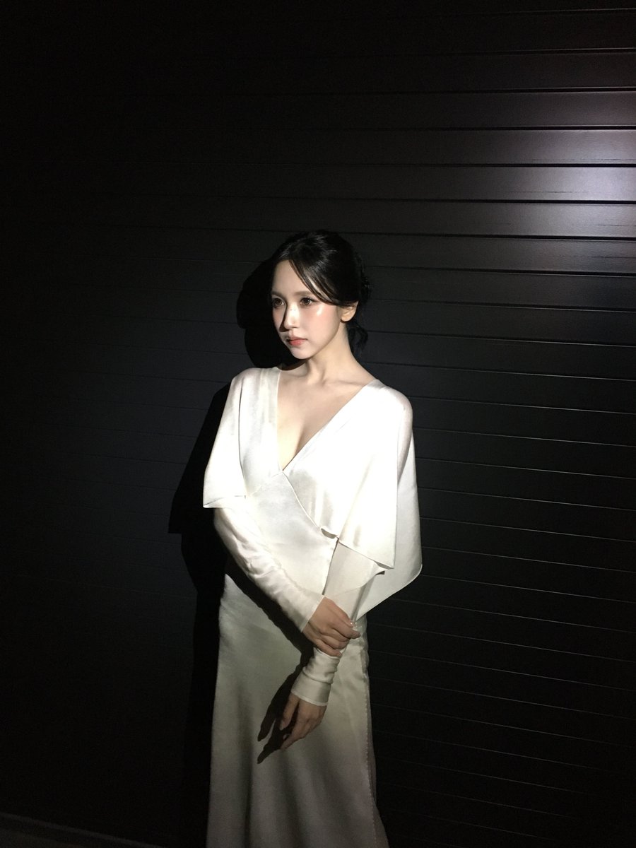 ___mioi's tweet photo. MINA IM COMBUSTING https://t.co/u9R0awkeDP