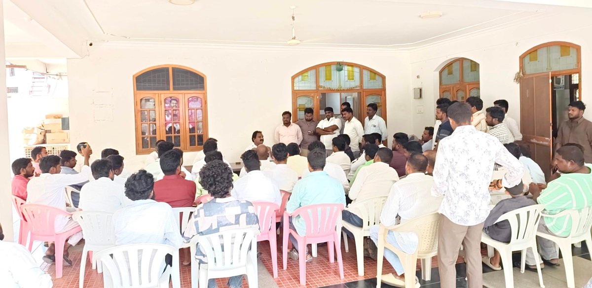 ArooriRamesh's tweet photo. #Adminpost 
హన్మకొండ జిల్లా
Date:15-06-2026.

వర్ధన్నపేట నియోజకవర్గ పరిధిలో ఈ నెల 22న గౌరవ @BRSparty వర్కింగ్ ప్రెసిడెంట్ @KTRBRS గారి సమక్షంలో జరగబోయే నియోజకవర్గ స్థాయి పార్టీ సభ్యత్వ నమోదు ,SIR ప్రక్రియపై నిర్వహించనున్న శిక్షణ తరగతులపై నియోజకవర్గ యూత్ నాయకులతో సమీక్ష https://t.co/Gk7bQAZPx4