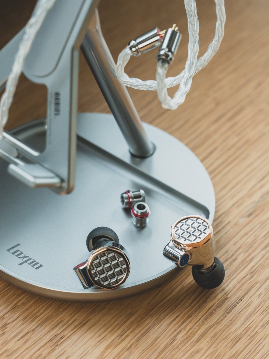 SNOWSKYofficial's tweet photo. OAK NANO is available now at our official Amazon store! 
Click the link to take it home right away:
https://t.co/PfLxB4YuK3

#FIIO #SNOWSKY #OAKNANO #IEMs #Earphones #Headphones https://t.co/0pRAh8LCF8