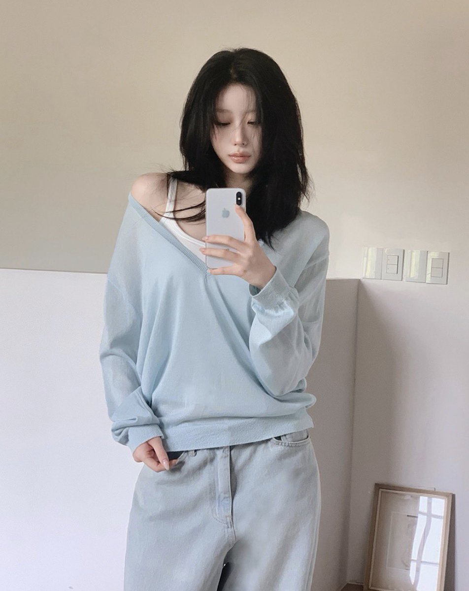 NakakitaBona's tweet photo. 살안타템 소개하는데 슬로우앤드가 빠질 수 없다..🤍
🔗https://t.co/uKPAPwL6CV

제 pick은 뮤트올리브 컬러! 근데 너무 예뻐서 받자마자 동생한테 뺏김..ㅎㅎ
나시랑 입으면 쇄골 보이면서 여리해보이고 뮤트한 컬러라 입으면 분위기 좋아보임☺️
할인가 2만원 초반이니까 츄라이✌️ https://t.co/nFbVu0Kh6S