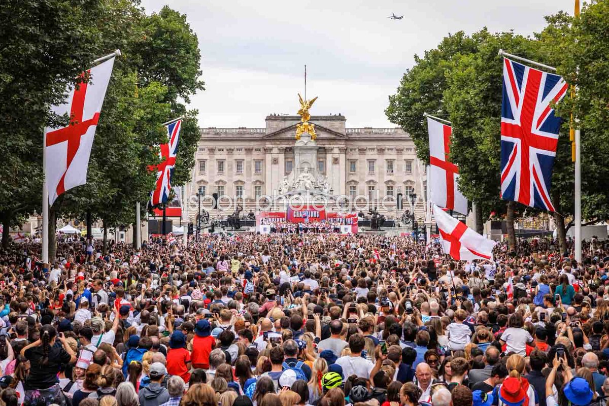 thebluestshade's tweet photo. These are the images I saw on Twitter from royalists celebrating Trooping 2026. After googling these images, two are from Charles' Coronation and one is from the England's Women EU celebration. And some I didn't search are obviously AI. https://t.co/PvLSrevvwP