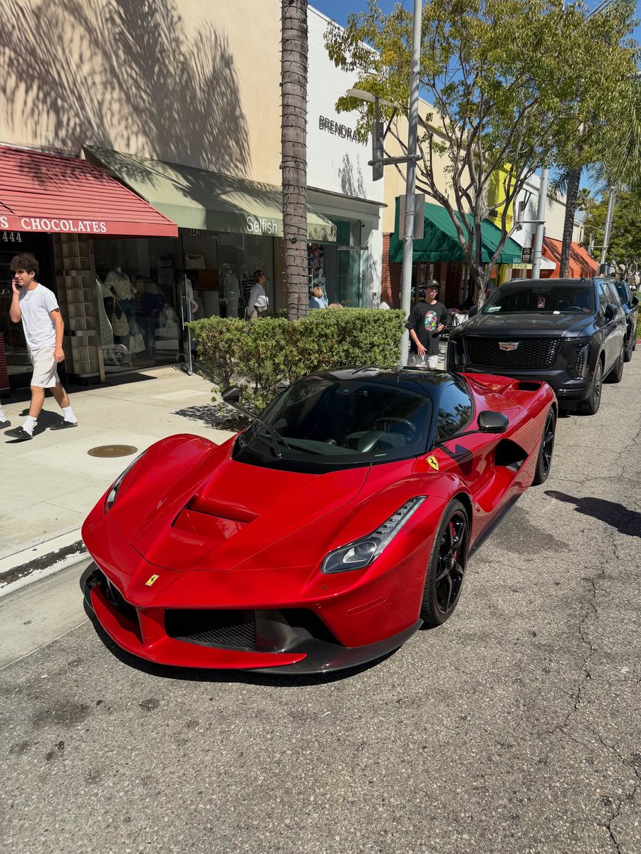Elitecargasm's tweet photo. Ferrari LaFerrari 🔥 https://t.co/XJYqyw3N5Y