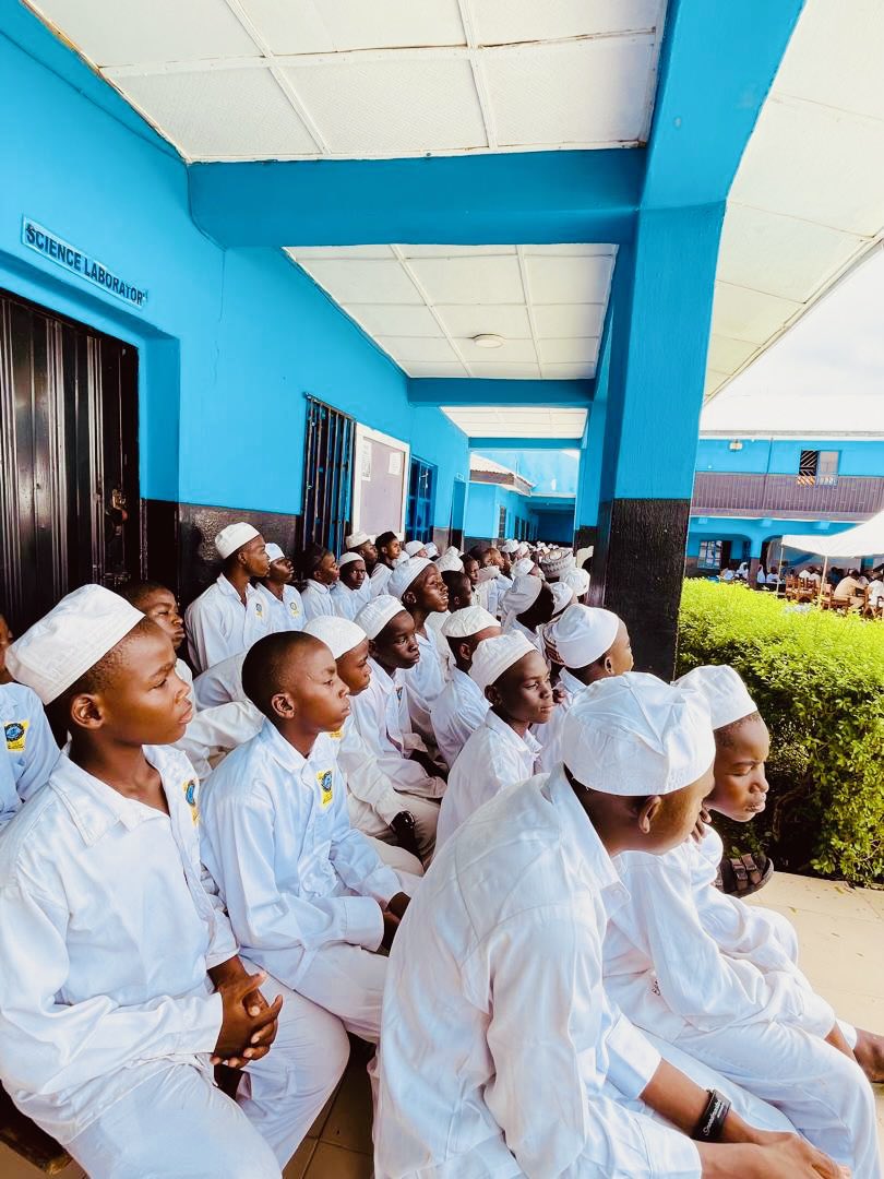 Annurschools's tweet photo. cherished moments, the occasion was a testament to the values of knowledge, faith, and excellence that define our institution.
May Allah (SWT) bless our graduates with wisdom, success, and steadfastness as they embark on their next journey. Ameen.
#annur #islamic #schools https://t.co/ykLLQpldZD