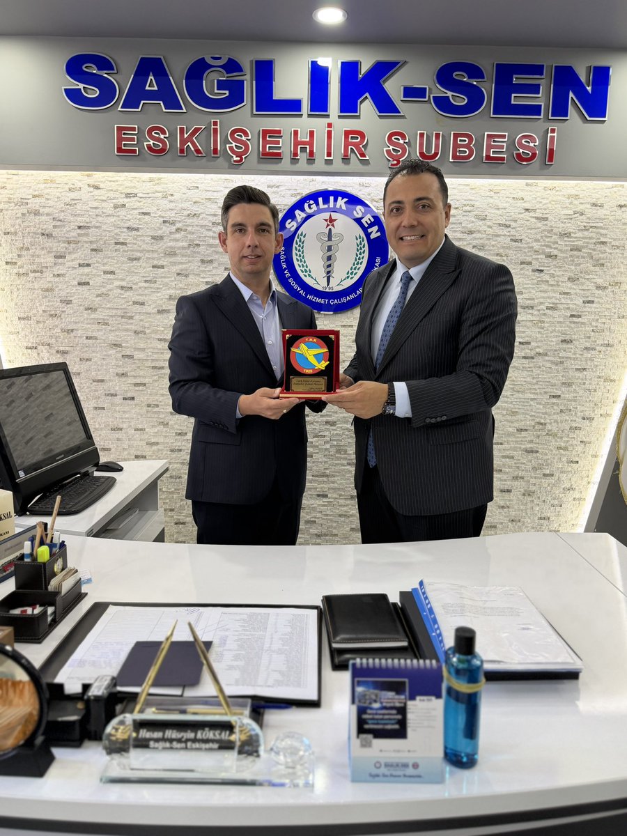 HHKoksalES's tweet photo. Türk Hava Kurumu Şube Başkanı Gökhan Çalışkan ve yönetim kurulu üyeleri, 7. Olağan Genel Kurulu vesilesiyle hayırlı olsun ziyaretinde bulundular.

Gerçekleştirilen ziyaret dolayısıyla Başkanımıza ve yönetim kurulu üyelerine teşekkür ediyoruz.

@gokhan_1989 https://t.co/RCD0K3r67w