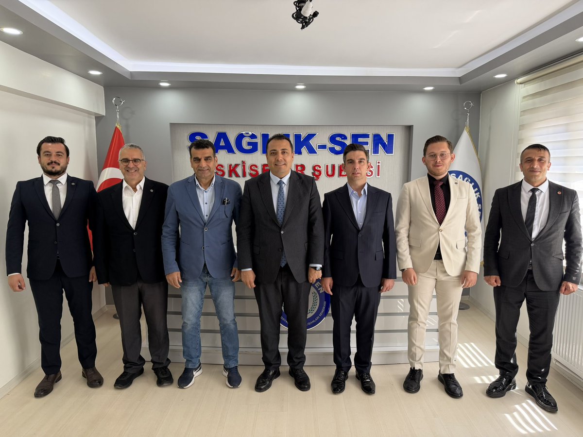 HHKoksalES's tweet photo. Türk Hava Kurumu Şube Başkanı Gökhan Çalışkan ve yönetim kurulu üyeleri, 7. Olağan Genel Kurulu vesilesiyle hayırlı olsun ziyaretinde bulundular.

Gerçekleştirilen ziyaret dolayısıyla Başkanımıza ve yönetim kurulu üyelerine teşekkür ediyoruz.

@gokhan_1989 https://t.co/RCD0K3r67w