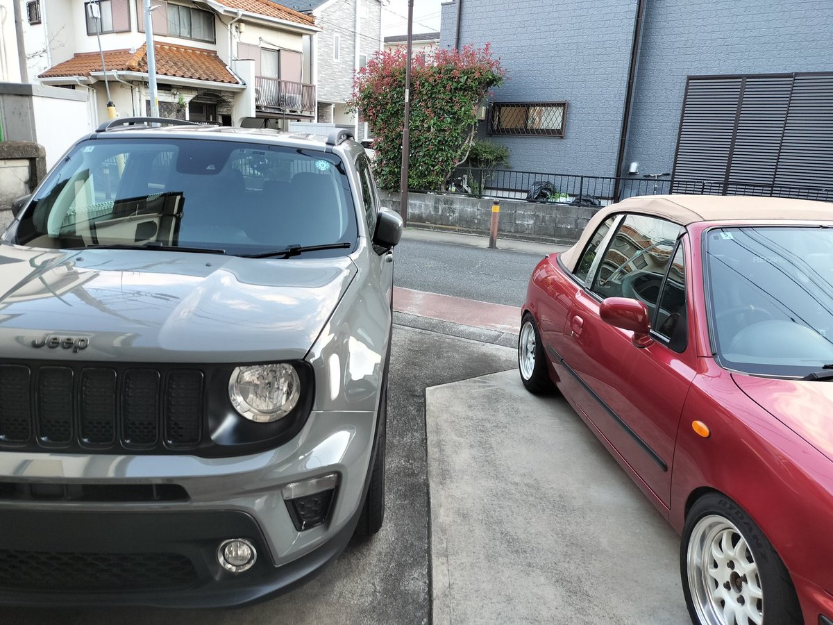 yunason's tweet photo. レネゲード ３回目の車検
マーチばっかり乗ってるので油脂類の交換だけで特に整備箇所もなく、ディーラーに出したけど輸入車にしては安い金額でした。 https://t.co/BO9XTgeAJa