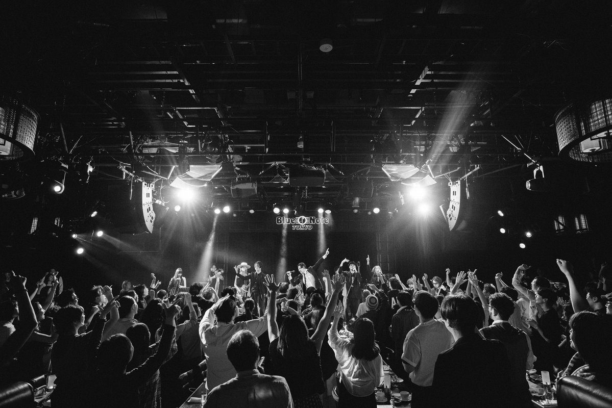 ALI_MUSIC_DANCE's tweet photo. thank you!!  ALI 10th ANNIVERSARY SPECIAL NIGHT in BLUE NOTE TOKYO 2026 
最高の時間を皆様ありがとう。
来てくれたお客さんの音楽を愛する顔や空間こそがALIで10年間やって来た中での宝物なんだなあとステージで思いました。
スタッフや、メンバーもありがとう。
10年はまだまだ助走。ここから、楽しく踊り出せそうです。
あらためて、
最高の時間をありがとう、これからも死ぬまで遊んでくださいね 

@BlueNoteTokyo !!

#ALIMUSIC