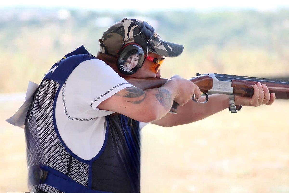 Moralzarzal's tweet photo. 🥇 ¡Enhorabuena a nuestro vecino Rafael Becerra Moraño! Se ha coronado campeón en la categoría de Adaptados en el Gran Prix Internacional ADTP / FITASC y IX Gran Premio Rizzini de Foso Universal, celebrado en Cheste. 🏆💪
¡Un orgullo para #Moralzarzal! ¡Grandísimo triunfo! 🎯👏 https://t.co/xUlGwiPOMj