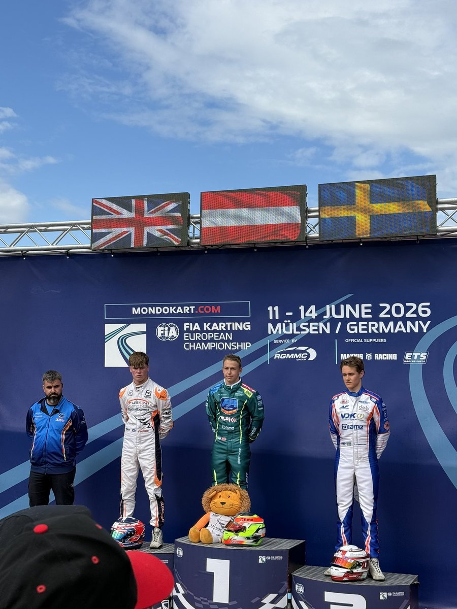 joloco97's tweet photo. Pues ayer, tras conseguir la victoria en pista en, quizás, la carrera más complicada que hemos tenido en karting en cuanto a condiciones, nos tocó sufrir una penalización de 5s.

Caemos a la P5, pero está claro que seguimos peleando por victorias importantes.

👀➡️🇸🇪 https://t.co/r5gcwCjjWX