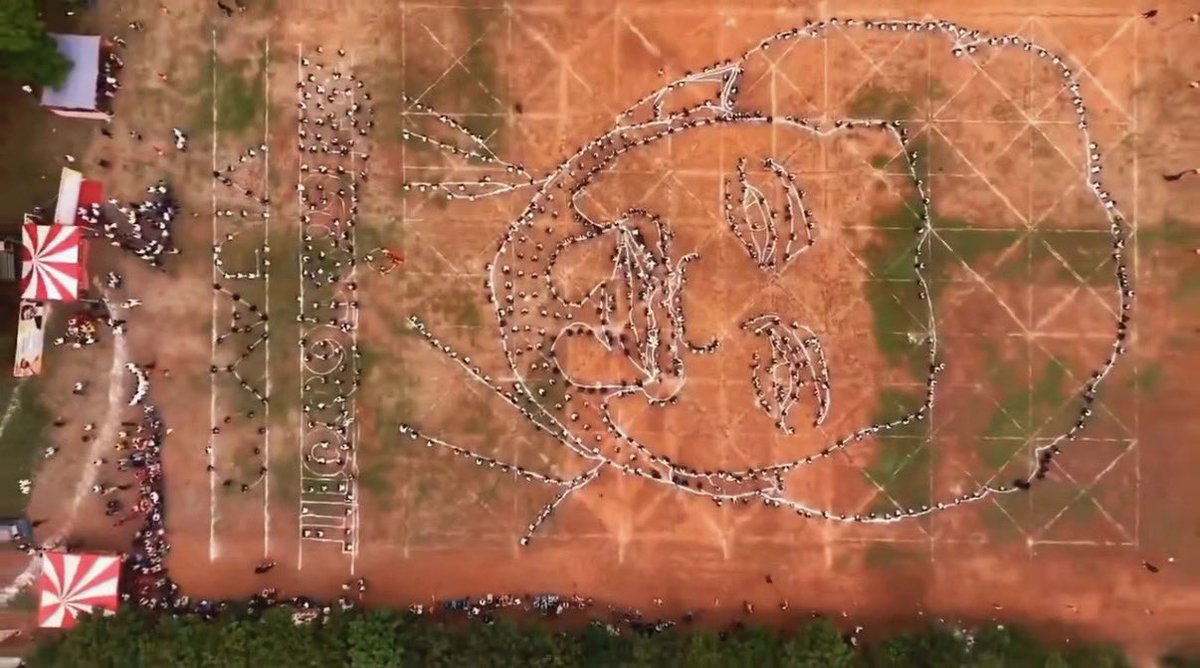 Ayyappan_1504's tweet photo. 1,000 Silambam students create a world record for Tamil Nadu Chief Minister Vijay’s birthday https://t.co/I47PHdKgId