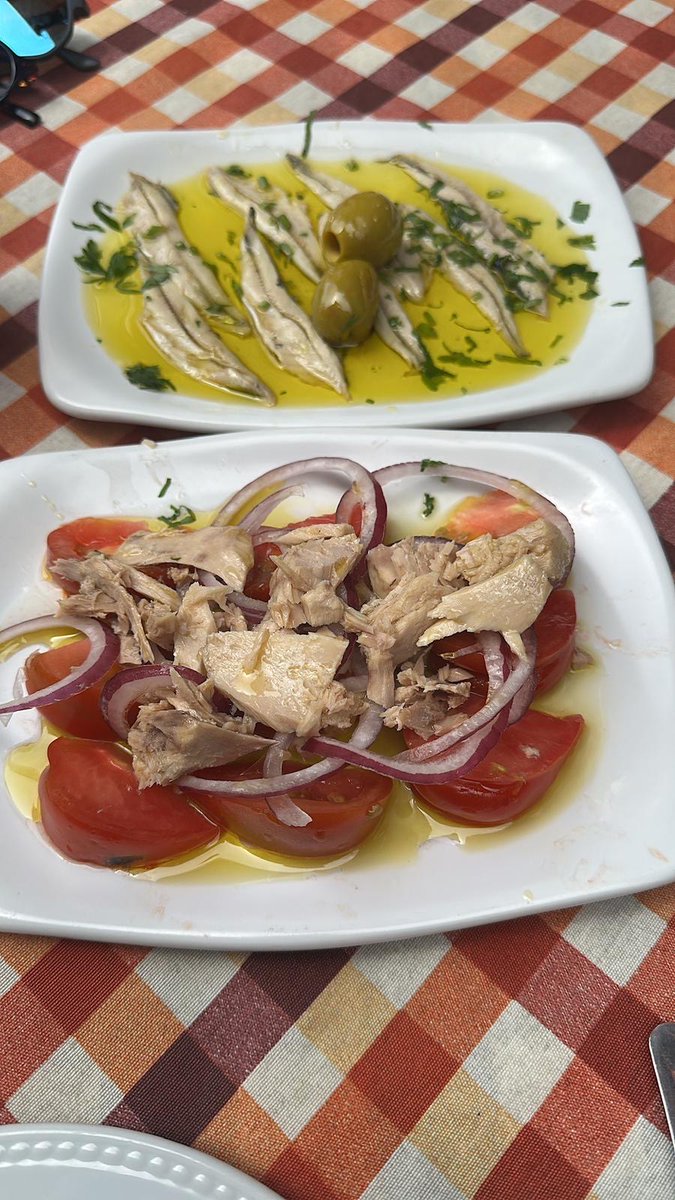 angelponstv's tweet photo. Fresco, directo y sin distracciones 🥗. Como algunas cosas en la vida, mejor sin adornos ✨. #Sencillez #ComidaReal https://t.co/hPgfpRj8LN
