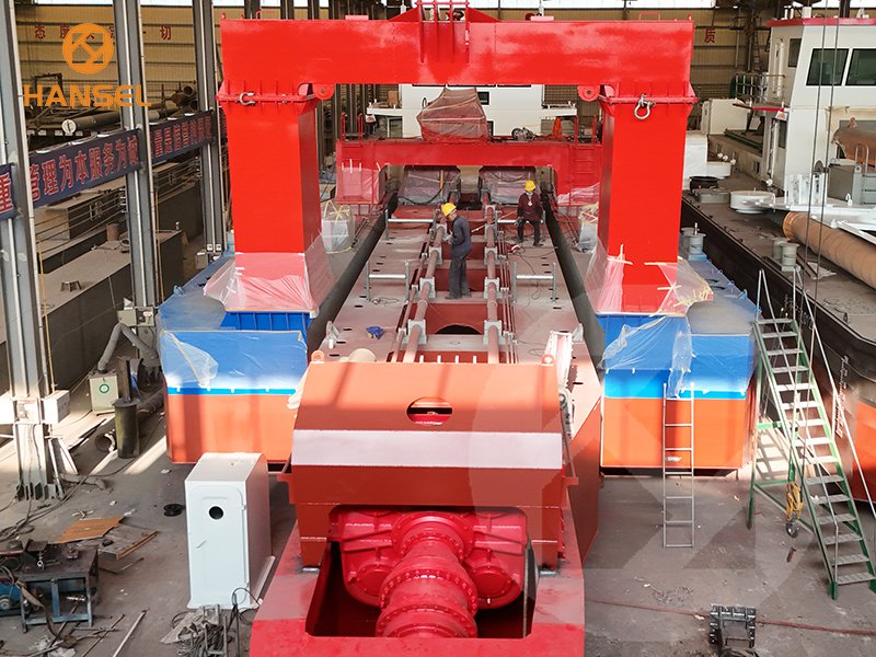 HanselMarine's tweet photo. HS-65 Cutter Suction Dredger is taking shape! 🛳️

The construction of our HS-65 Cutter Suction Dredger is well underway.

📱 WhatsApp: +86 133 8277 2498
📧 jan@chinadredging.com
#hanselmarine #dredger #cuttersuctiondredger #shipyard https://t.co/PPqH8zio0l