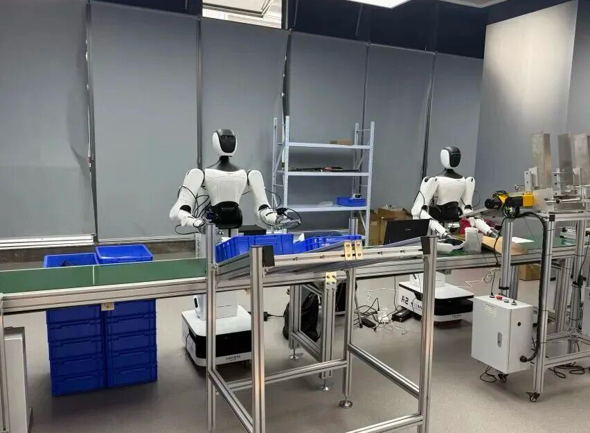real_time_china's tweet photo. Hangzhou now has a “national-level vocational training ground” for robots—over 130 robot “employees” are practicing cooking, patrolling, picking fruit, selling… One step closer to having “robot colleagues”! 
#NewEconomyInAction #Robotics #FutureJobs #AITechnology https://t.co/OHvNLIJI8S