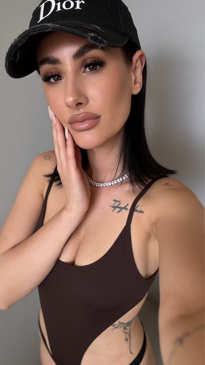 RaffaellaGaming's tweet photo. she’s giving everything on fanvue and nothing on here 🤎
you know where to find me 👀
https://t.co/ZJmhfawE5n

#fanvue #girls #balkangirls #fanvuecreator https://t.co/aPUEr4f3uq