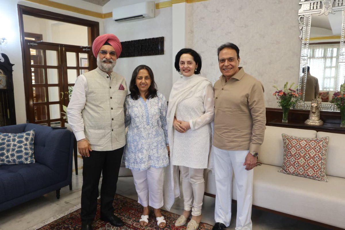 LokNiwasDelhi's tweet photo. Amb. @ruchirakamboj, along with Shri Diwakar Kamboj, called on Hon’ble @LtGovDelhi, Sardar @SandhuTaranjitS, and Amb. Reenat Sandhu at @LokNiwasDelhi today. https://t.co/TycPhO1QFK