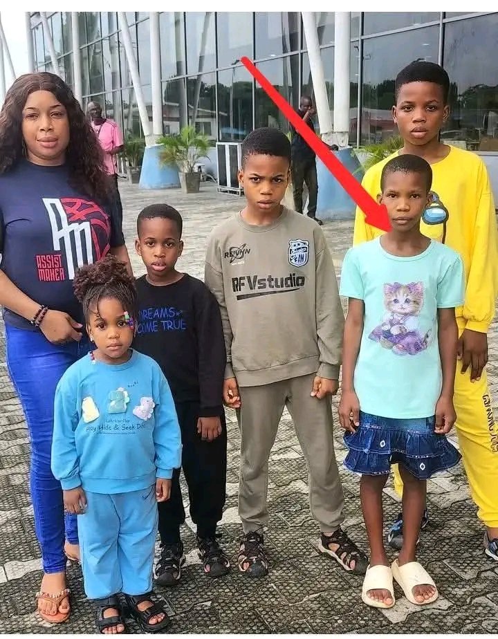 PBlessing33071's tweet photo. If you think your maids can't be treated just like ur kids then don't take anybødy's child to live with you.🤫🤫🤫
From the picture 📸you  could see 👀 clearly what I'm talking about 😪😪
#everyonefollowers https://t.co/t4ZV60tMPJ