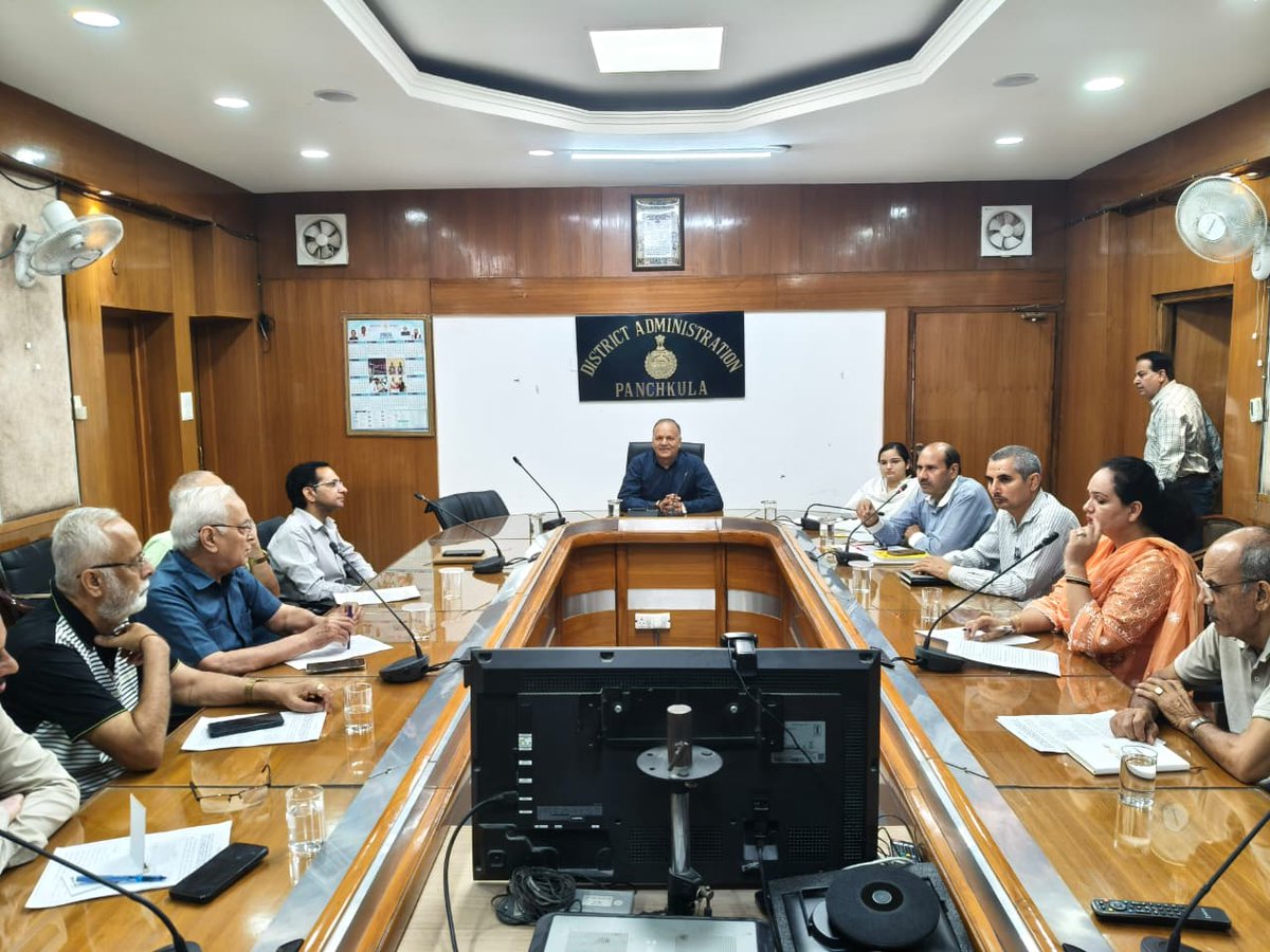 DC_PANCHKULA's tweet photo. SIR-Meeting with RWAs https://t.co/inU8o0kVFL