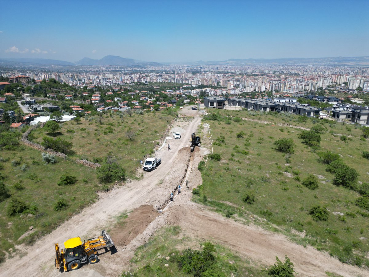 KaskiGM's tweet photo. 📍 Güçlü altyapı
📍 Kesintisiz hizmet
📍 Sürdürülebilir şehirleşme
Gerçekleştirdiğimiz bu yatırımla yeni yerleşim alanlarının içme suyu altyapısını güçlendiriyor, vatandaşlarımızın sağlıklı ve kesintisiz su hizmetine erişimini güvence altına alıyoruz. https://t.co/frm4z4pe2M
