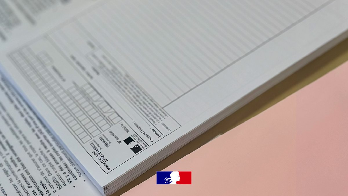 ac_normandie's tweet photo. Ce matin, Valerie Cabuil, rectrice de l'académie de Normandie, était au lycée Salvador Allende pour encourager les candidats et distribuer les copies de philo.
Bon courage à tous les lycéens qui planchent cette semaine ! 📚
#Bac  #Bac2026 https://t.co/osZvRnoISY