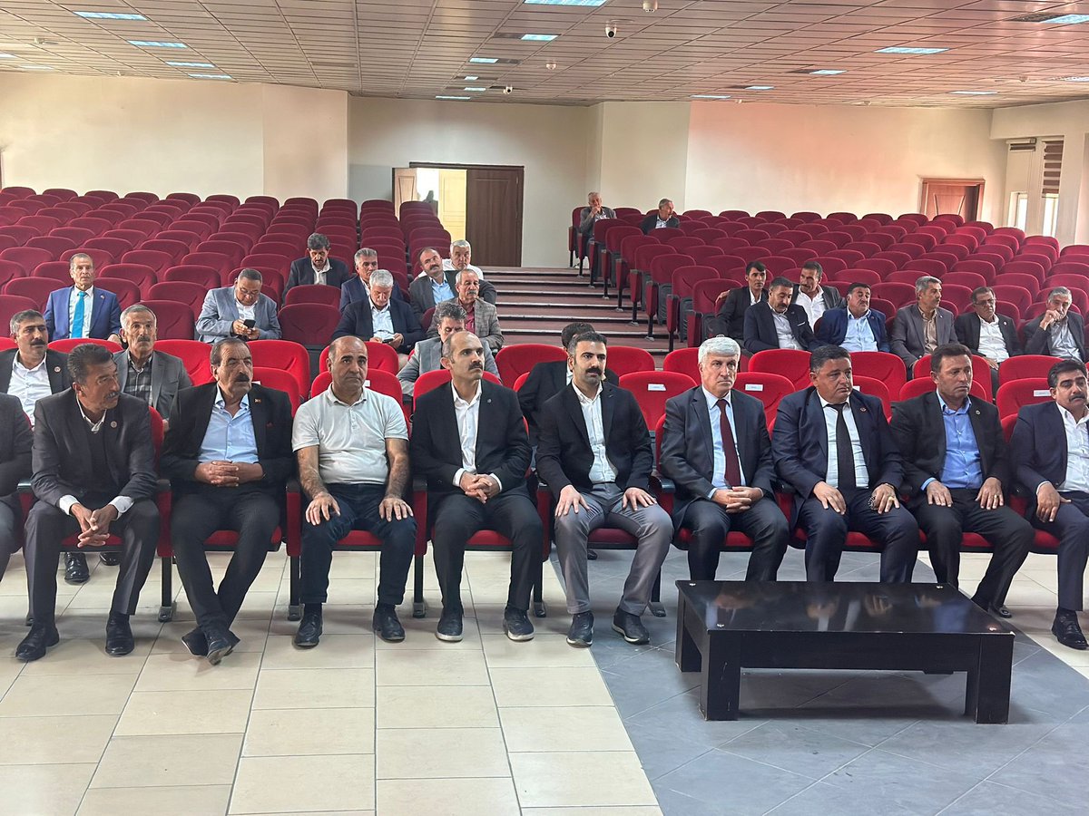 vanashim's tweet photo. İl Müdürümüz İsmetullah Altun, Erciş ilçemizde görev yapan muhtarlar ve imamlar ile bir araya gelerek “Sosyal Hizmetler” alanında bilgilendirme toplantısı gerçekleştirdi. https://t.co/XaG0FaK3aJ