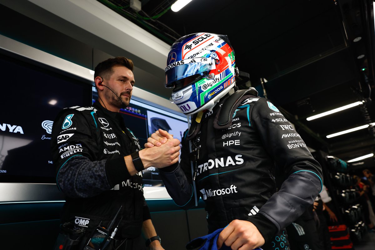 PET_Motorsports's tweet photo. Signing off from Barcelona 📸100 races topped off with a podium for @GeorgeRussell63 👏 #PETRONAS #mercedesamgF1 https://t.co/Vk274rU69h
