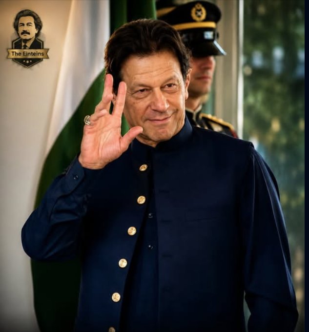 Isha0080's tweet photo. جب باقی سب پیچھے ہٹ گئے تو وہ آدمی مضبوط کھڑا رہا، اور یہ تنہا اسے الگ کر دیتا ہے۔ اس قسم کی ریڑھ کی ہڈی کا احترام کرنے کے لیے آپ کو اس سے متفق ہونا ضروری نہیں ہے۔
 #شہ_رگ_کا_سانس_بند_نہ_کرو
@TeamPakPower https://t.co/QV9QtgFfHM