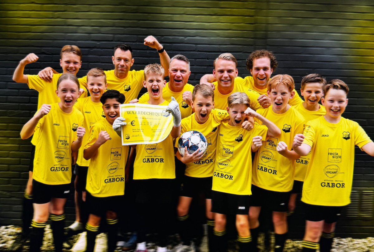 DOS37's tweet photo. DOS’37 JO11-1JM haalt €2.258,40 op voor KWF!

Afgelopen zaterdag heeft DOS’37 JO11-1JM deelgenomen aan het Hugo Venebrugge Toernooi.

https://t.co/sxSUZjkqNU https://t.co/7cPVV9K8sE
