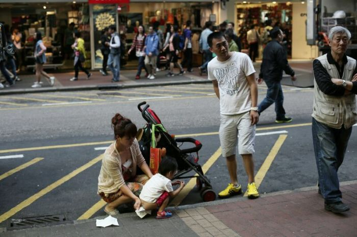 grandsoldeus's tweet photo. This FRAUD has no proof of Indians shitting in public. But guess what? I have the proof of Chinese people shitting in public. 😹 The great red dragon shits a lot, is a paper tiger and can't back up their lies with nightlife propaganda. #helevier #china #ccp https://t.co/3JTobWSVGe