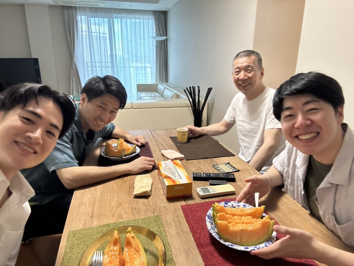 Ryuteiichiryo's tweet photo. めろんぱーてぃ https://t.co/AdqHOTZt1w