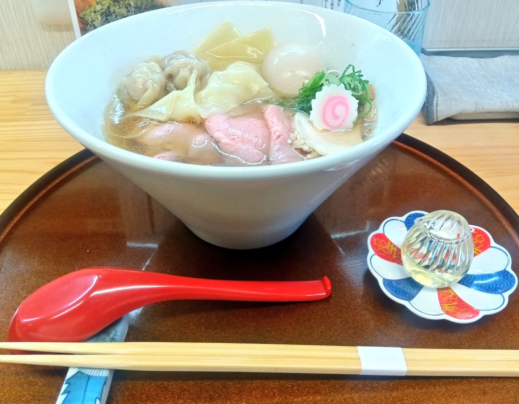 YuMi_822's tweet photo. 今日は朝からＷ杯観て今月で閉店しちゃうラーメン屋さんに並んでクレーンゲームで遊んでお買い物して充実した休日でした。
締めくくりはマックのポテトおつまみにしながらＷ杯のデイリーハイライト観る。 https://t.co/CVpYxpGhkN