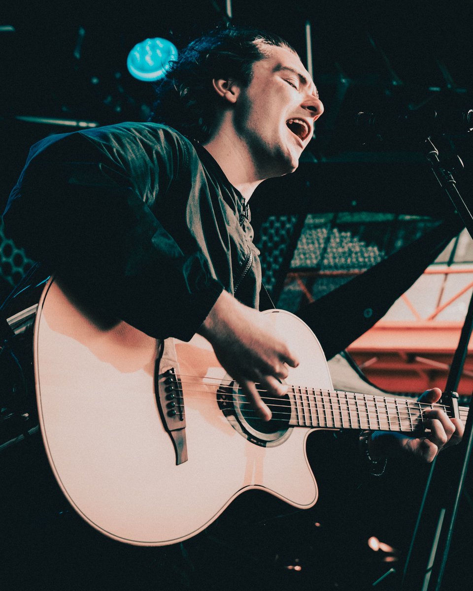 lmauniofficial's tweet photo. Our very own Harry McKenny live at 'It All Starts Here' for @theballaband! 🎸 

The Balla have been cooking up a storm in Liverpool and made their way to our London campus for an acoustic slot ahead of their performance at the @isleofwightfest - best of luck, Harry! 🤩 

#LMA https://t.co/WF6R2UBfPs