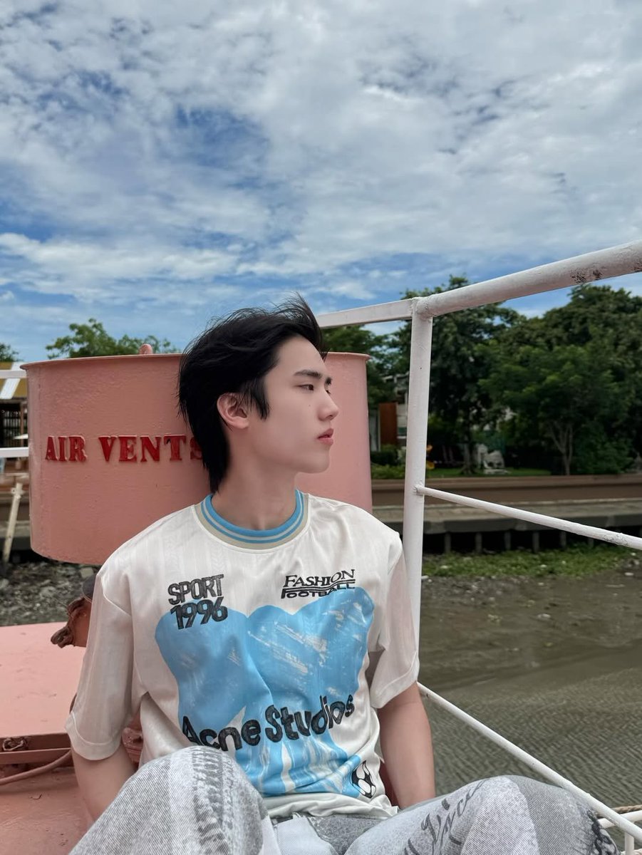 galleryofpeem's tweet photo. : peemtanat insta post 

#PEEMTANAT 
#9214KIDS 
#acnestudios https://t.co/nrLN7DILWl