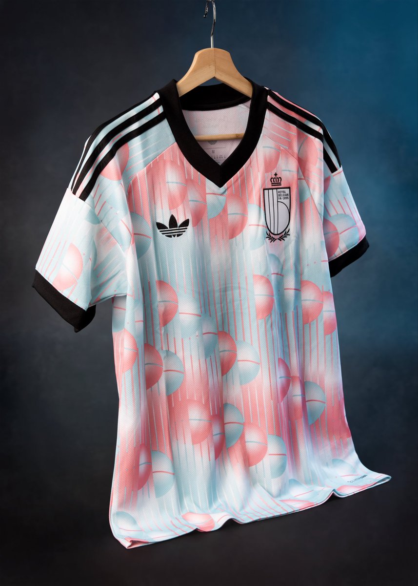 bettingvillage's tweet photo. Look at this beauty 😍

We're giving away this incredible Belgium away shirt (adults M or L size) 🇧🇪

To enter:

👉🏼 Quote tweet this post with a comment

👉🏼 LIKE ❤️ 

👉🏼 Follow @thetipsguide @bettingvillage &amp; @statsvillage 

18+ only https://t.co/LnNrcVHkFY