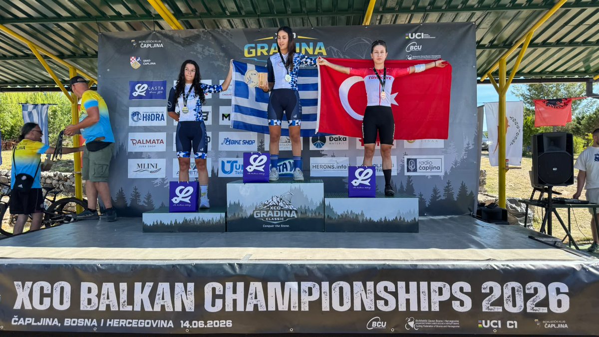 GSB_Manisa's tweet photo. 🇹🇷 Manisalı milli sporcumuz Nazife Tuncel’den Balkan ikinciliği!

Bosna Hersek’te düzenlenen 2026 Dağ Bisikleti Balkan Şampiyonası’nda ülkemizi temsil eden sporcumuz Nazife Tuncel, Genç Kadınlar kategorisinde Balkan ikincisi olarak gümüş madalyanın sahibi oldu. Sporcumuzu ve antrenörümüzü tebrik ediyor, başarılarının devamını diliyoruz. 👏