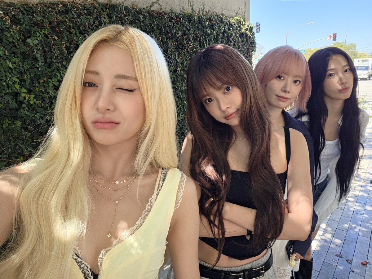 FIMBASE's tweet photo. [WEVERSE] 260615 #HUHYUNJIN 🐶 (4/4)

: back from LA!!!! 🌴🌞🤍
: let’s go go go go https://t.co/Ddybp6qE9b