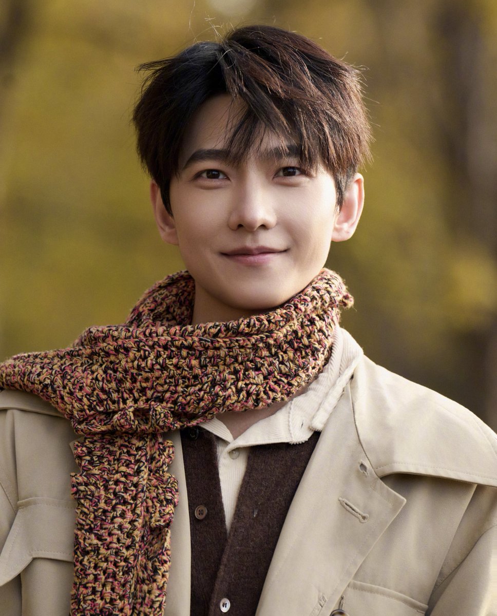 ForCdrama's tweet photo. 🍉 #YangYang (#杨洋) is in talks for 2 dramas.

1. A major state approved revolutionary themed drama #星海征程, based on the real life history of China’s national defense and aerospace development in mid 20th century.
2. A modern drama directed by Yang Yang. https://t.co/kCNc7htMVu