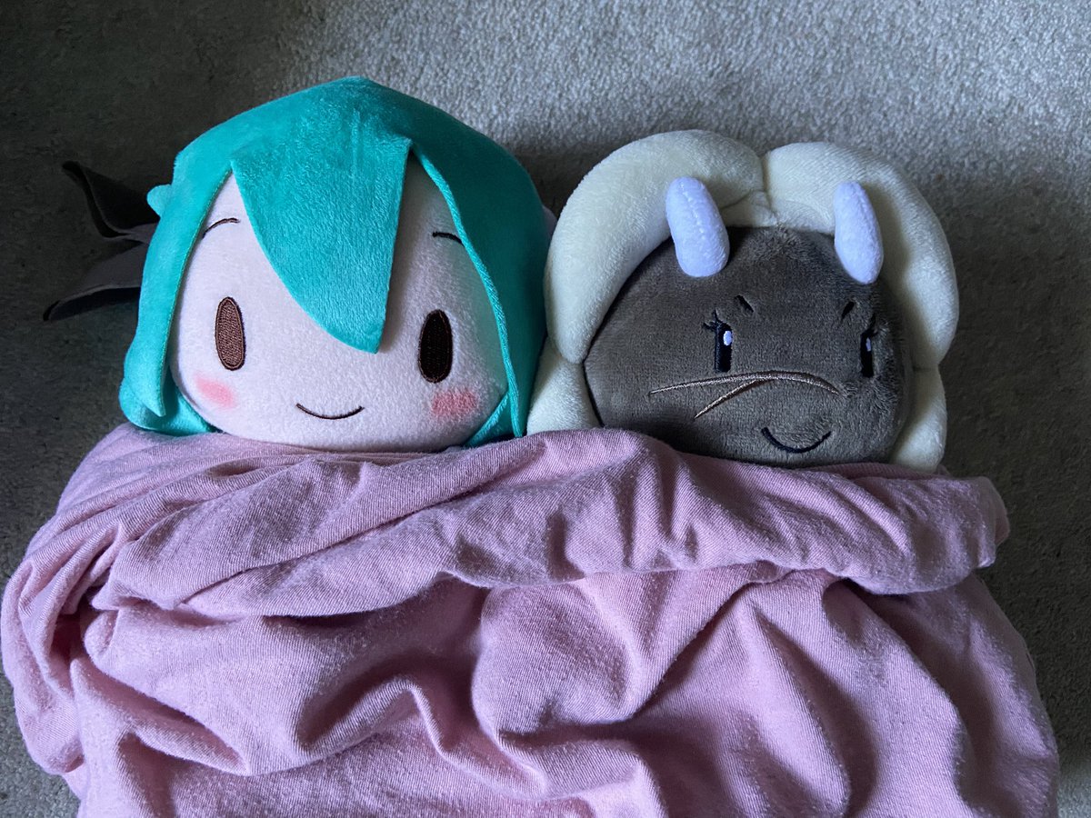 GoonToaster's tweet photo. My pink shirt smelled good after laundry so I put them in it #Vocaloid #calamity #aura https://t.co/cVG3fu1XFg