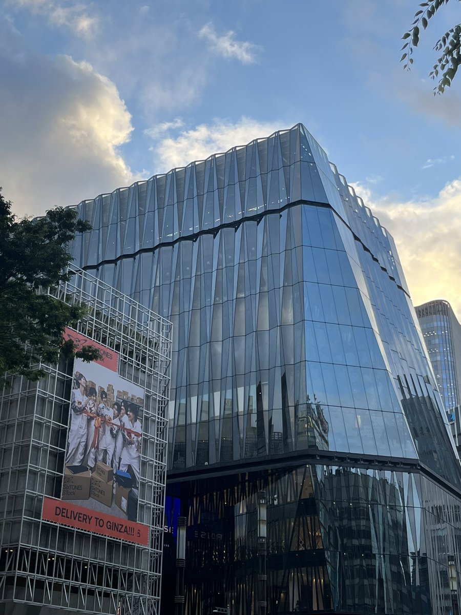 mapomi3333's tweet photo. こんな銀座の街にでかでかと、、、
俺らの誇りすぎる！！！ https://t.co/EV4V0nQ1FV