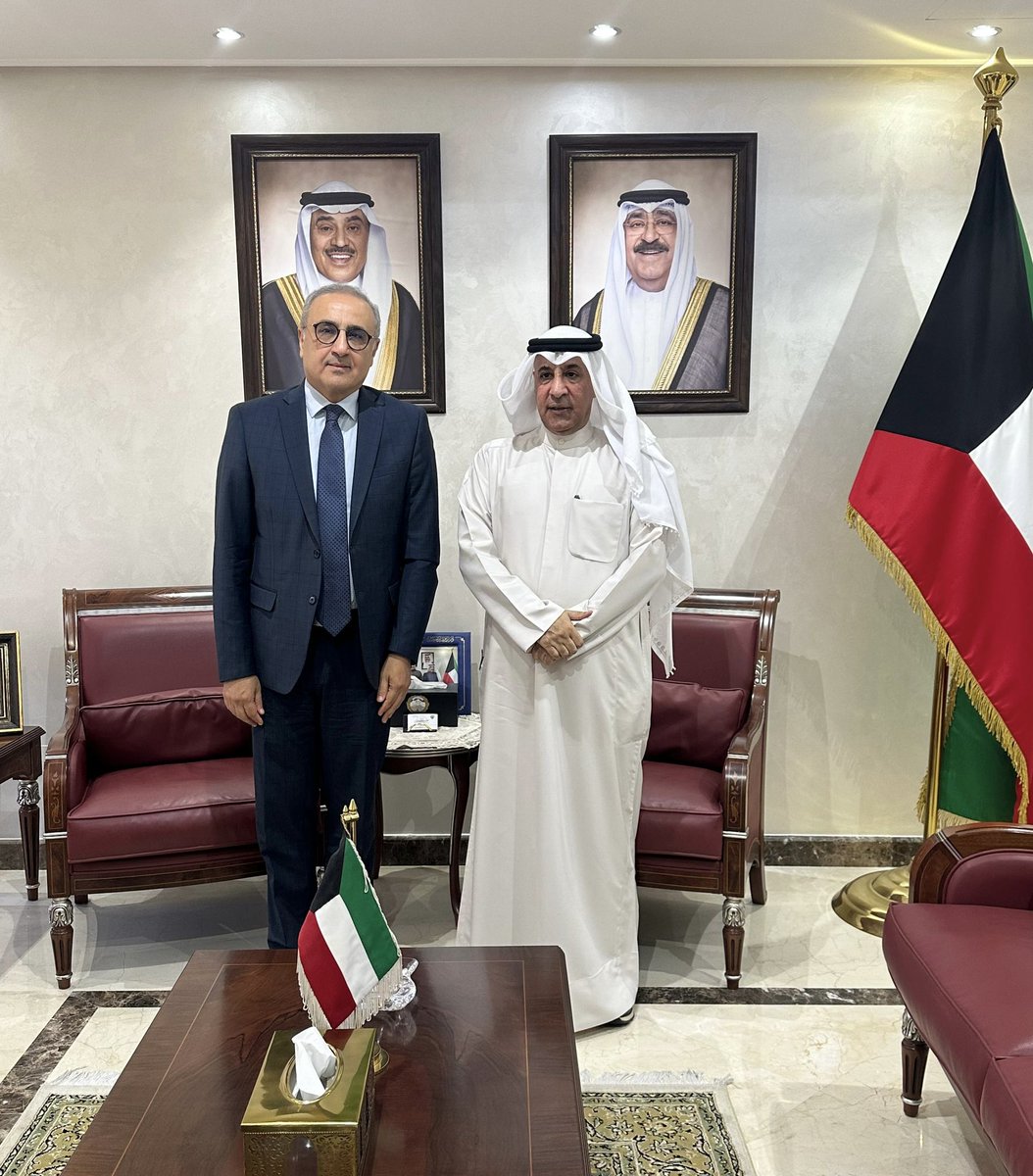 AmbAlDehani's tweet photo. التقيت اليوم مع سعادة/ محمد كريم بودالي، سفير الجمهورية التونسية الشقيقة لدى دولة #الكويت، وذلك لبحث أوجه العلاقات الثنائية بين البلدين الشقيقين.

🇰🇼🇹🇳 https://t.co/jRtn57pO3Y