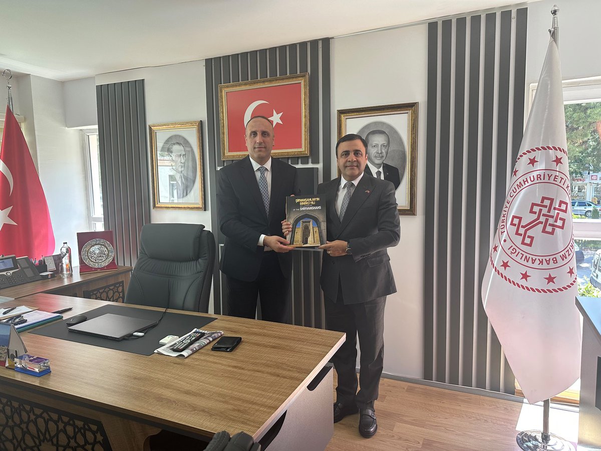 iktm05's tweet photo. Azerbaycan Cumhuriyeti Türkiye Büyükelçiliği Azerbaycan Kültür Merkezi Başkanı Sayın Samir Abbasov, İl Müdürümüz Yaser Ergün'ü makamında ziyaret etti. Ziyarette, iki kardeş ülke arasındaki kültürel iş birliği ve ortak etkinlikler üzerine görüş alışverişinde bulunuldu. 🇹🇷🇦🇿 https://t.co/yE6AZQrysO